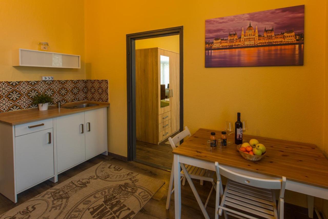 Goodmo House Hostel *