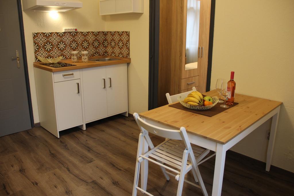 Хостел Goodmo House *