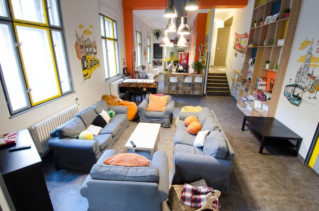 Goodmo House Хостел