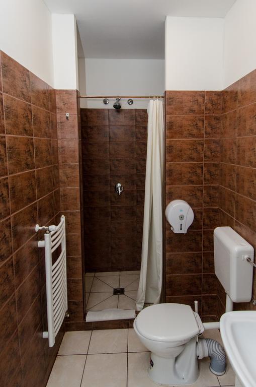 Хостел Goodmo House *